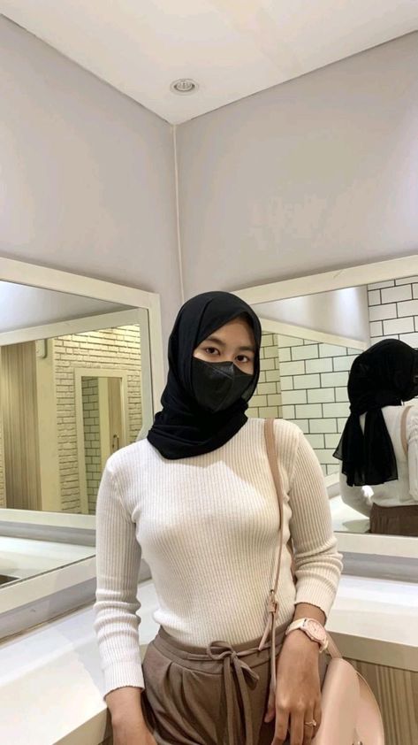 Ngentot Aura Kasih
