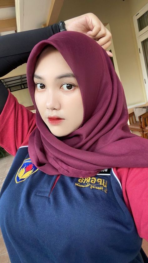 Ngajakin Pacar Alim Ngentot